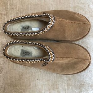 Ugg’s Men’s Tasman Slipper